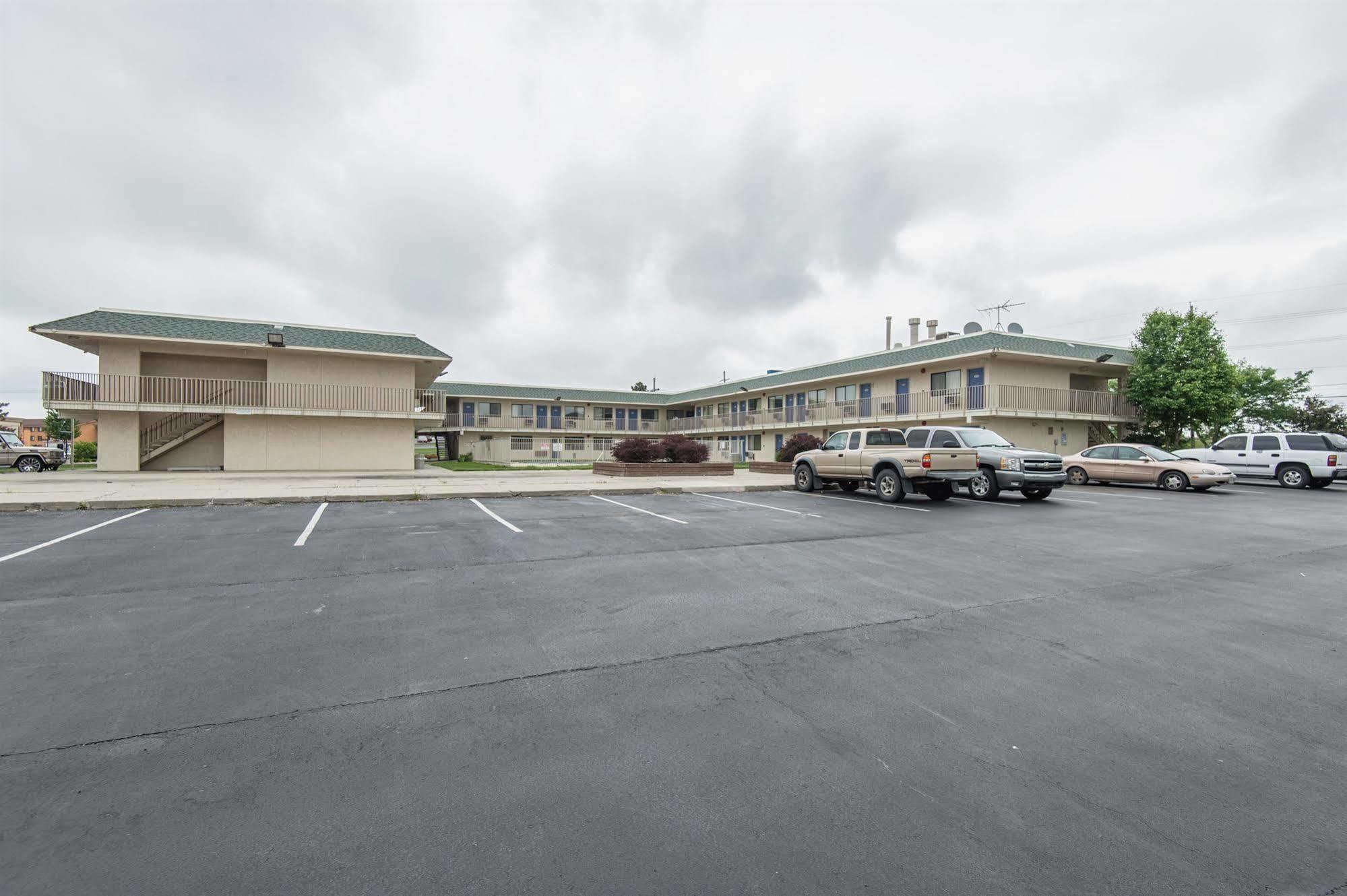 Motel 6 Kansas City, Mo - Airport Kültér fotó