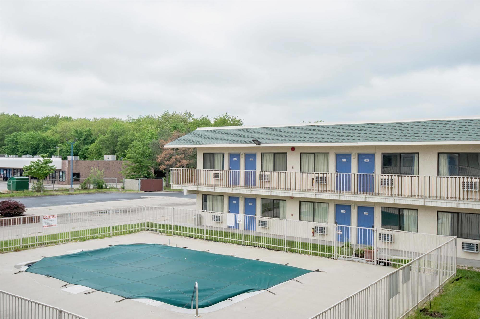 Motel 6 Kansas City, Mo - Airport Kültér fotó
