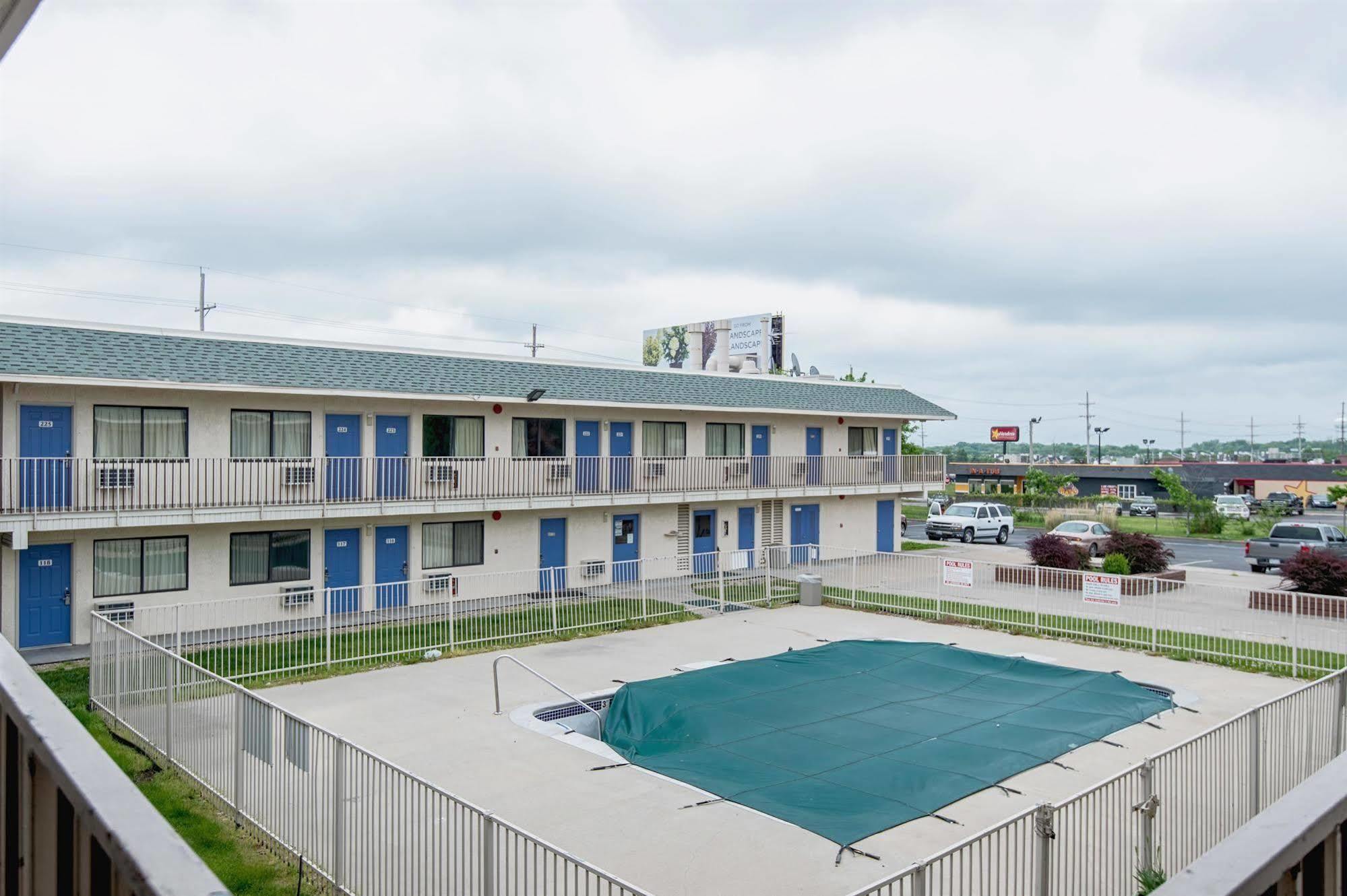 Motel 6 Kansas City, Mo - Airport Kültér fotó